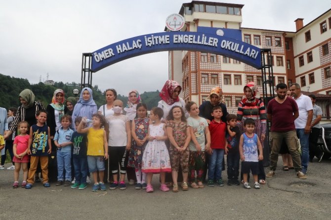 Rize’de işitme engelli miniklerin sınıfları kapatılıyor