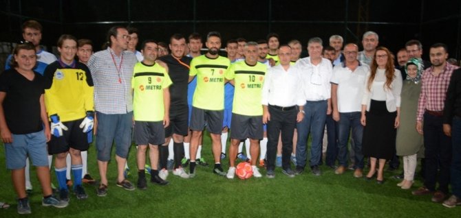 AK Parti’li Turan, Kılıçdaroğlu’nun atletli fotoğraflarını eleştirdi