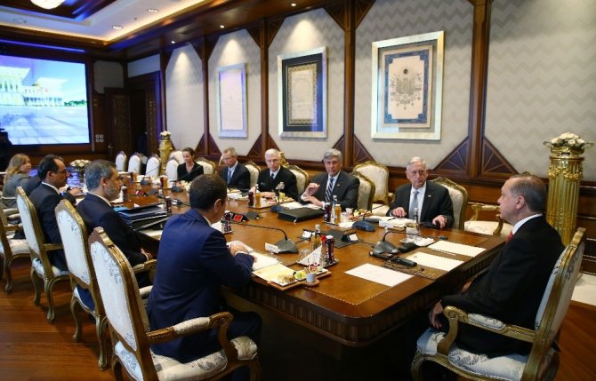 Cumhurbaşkanı Erdoğan, ABD Savunma Bakanı Mattis’i kabul etti
