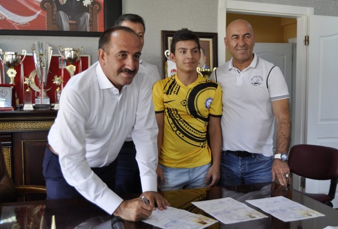Gölbaşı Belediyespor’dan Osmanlıspor’a 3 genç yetenek