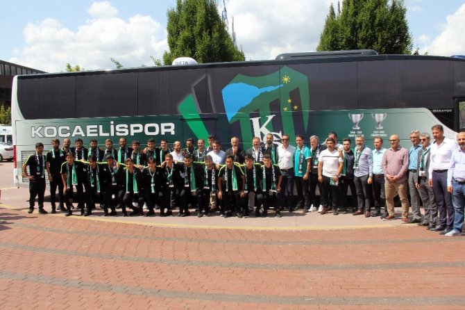 Kocaelispor yeni takım otobüsünü teslim aldı