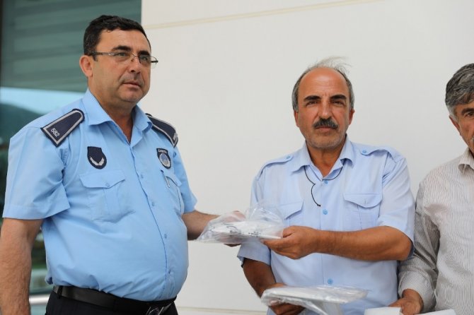 Körfez Belediyesi 30 bin adet kurban poşeti dağıttı