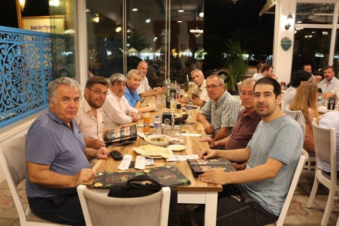 Burhaniye’de Rumeli ve Balkan Göçmenleri satranççıları ağırladı