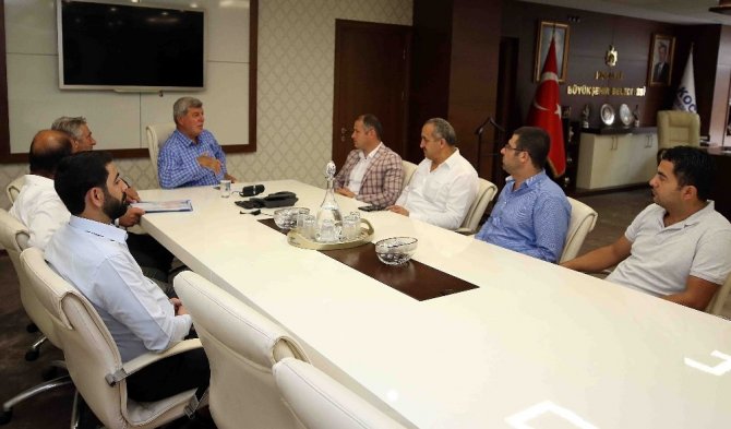 Başkan Karaosmanoğlu’na dernek ziyaretleri sürüyor