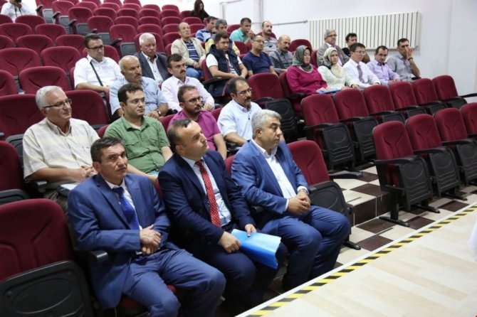 Vali Nayir, Hisarcık’ta okul müdürleri ve okul aile birliği başkanlarıyla bir araya geldi