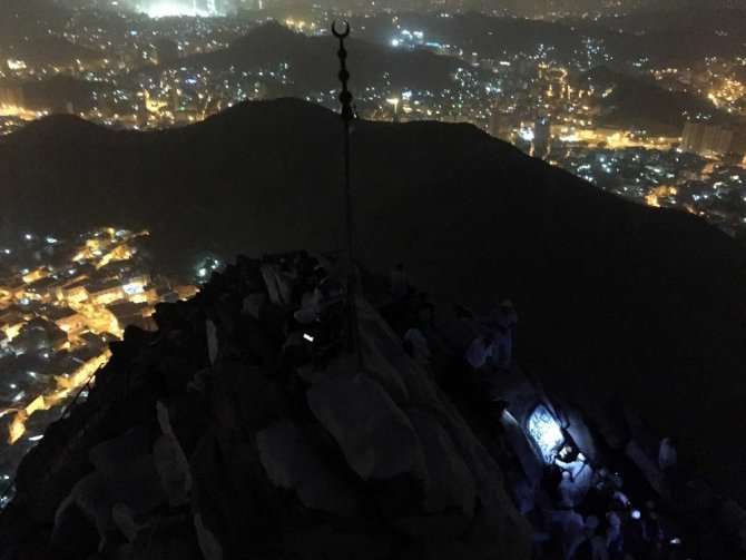 Hacıların Hira mağarası heyecanı