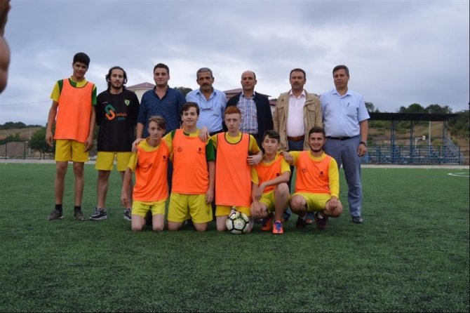 İvrindi’ de 18 yaş altı kaymakamlık futbol turnuvası başladı