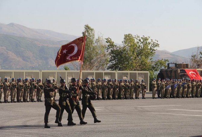 Tatvan 10. Komando Tugay Komutanlığında devir teslim töreni