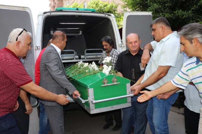 Efsana spiker meslektaşları tarafından son yolculuğuna uğurlandı