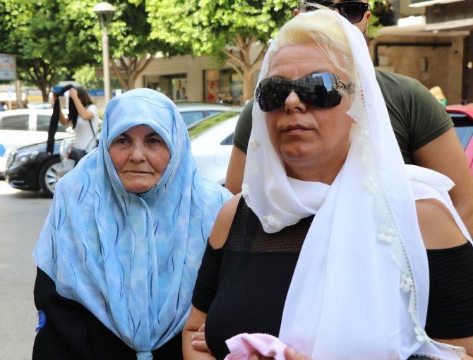 Efsana spiker meslektaşları tarafından son yolculuğuna uğurlandı