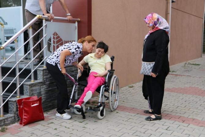 Hasta yakınlarından Kartal Belediyesi Çocuk Ağız ve Diş Sağlığı Merkezi’ne tam not
