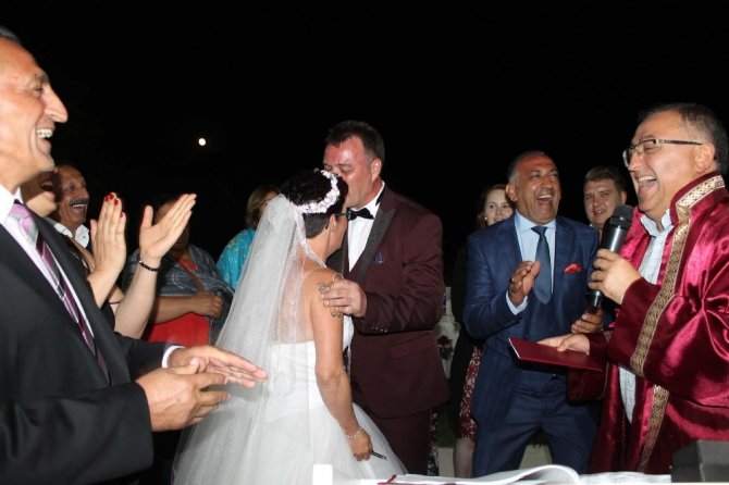 Alman çifte Türk usulü düğün