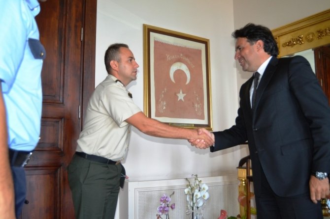 Ayvalık’ın yeni Kaymakamı Gökhan Görgülüaslan görevine başladı