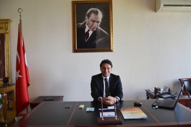 Ayvalık’ın yeni Kaymakamı Gökhan Görgülüaslan görevine başladı