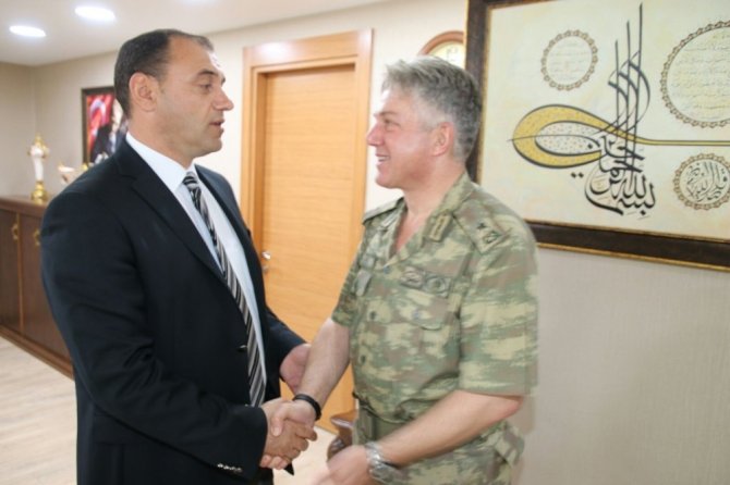 Vali Kaldırım ile Jandarma Bölge Komutanı Çolak bir araya geldi