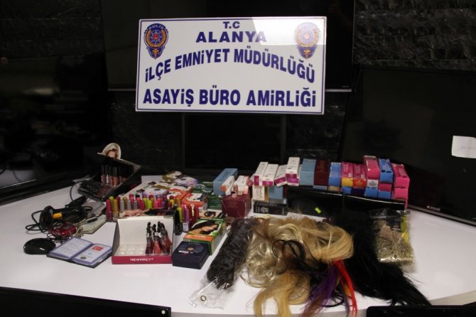 Papağan sayesinde hırsızlık çetesi çökertildi