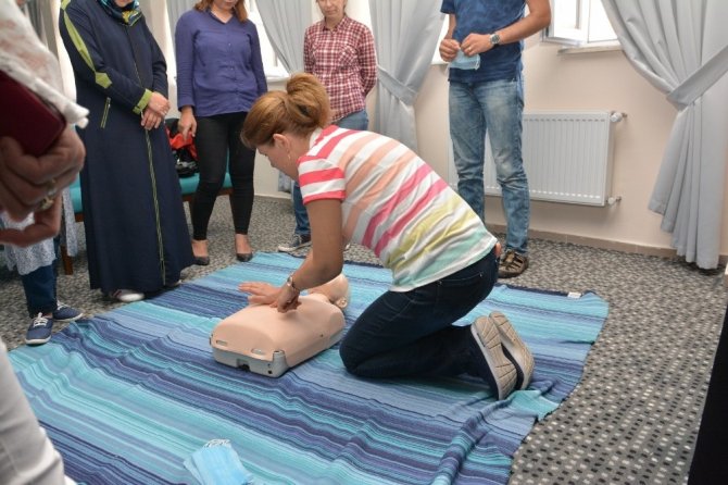 Kadın Kolları Sosyal Yardım