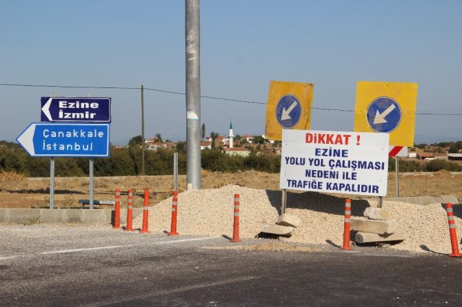 "Eyvah Eyvah" filminin çekildiği Geyikli’nin yolu kapandı, vatandaşlar işlerine gidemiyor