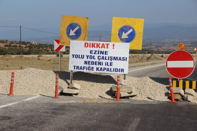 "Eyvah Eyvah" filminin çekildiği Geyikli’nin yolu kapandı, vatandaşlar işlerine gidemiyor