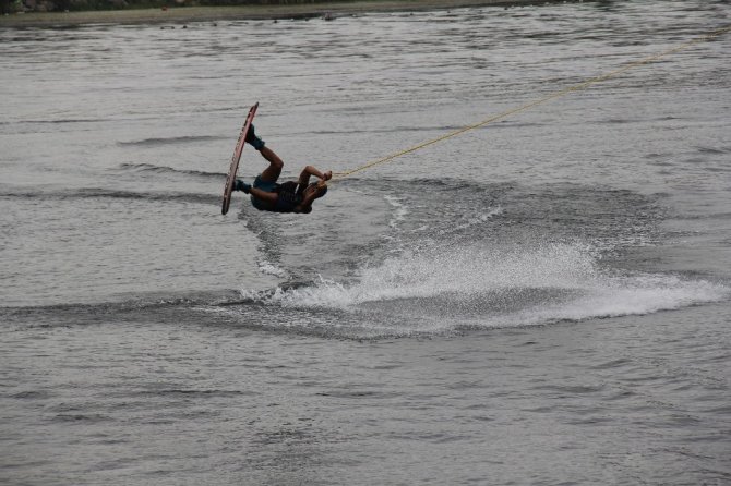Türkiye Wakeboard Şampiyonası Kocaeli’de nefes kesti