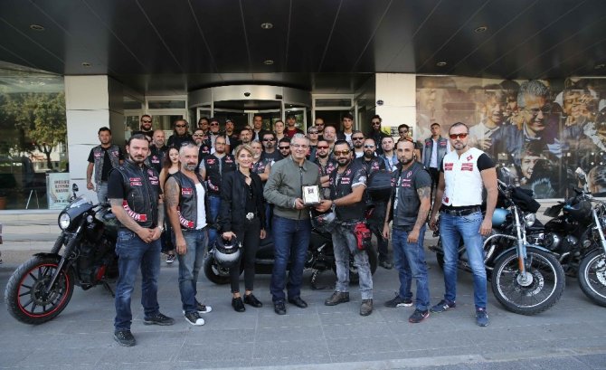 Başkan Akpınar ve motorculardan kent turu