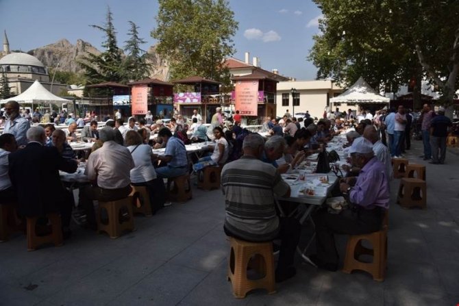 Tokat’ta 5 bin kişiye ahi pilavı ikramı