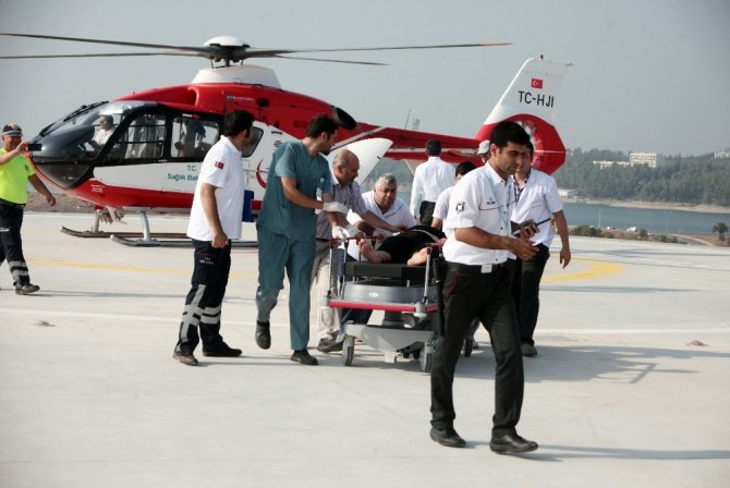 Kalbi sıkışan hasta ambulans helikopterle hastaneye kaldırıldı