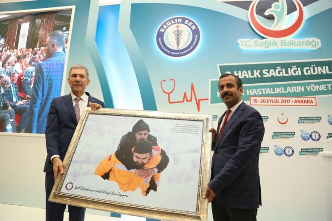 Sağlık Bakanı Demircan: "Sağlık çalışanlarının memnuniyeti artırılmalı"