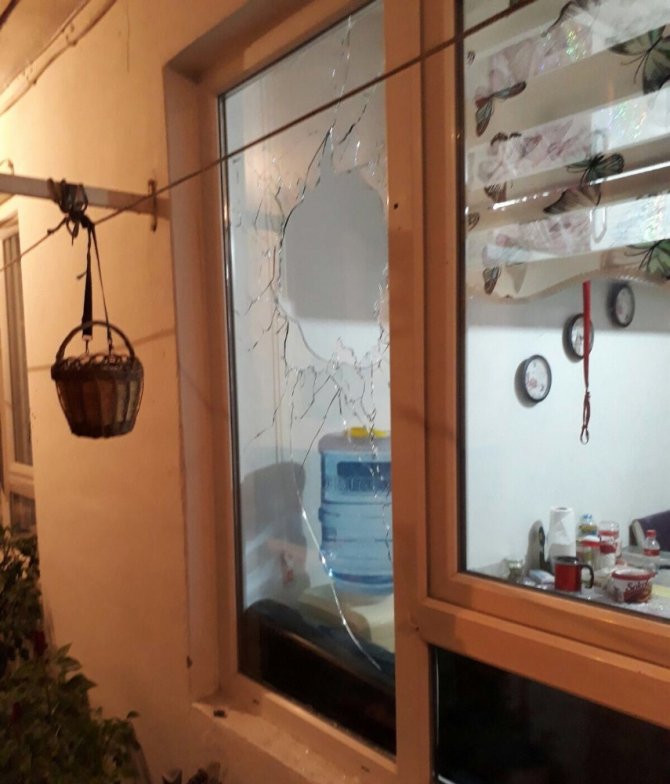 Milas’ta iki ev ve bir otomobile kurşun yağdırdılar