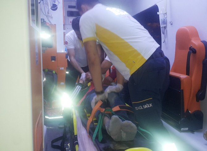 Milas’ta motosiklet yayaya çarptı; 2 yaralı