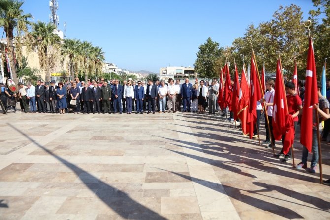 Gaziler Günü İzmir’in ilçelerinde de törenlerle kutlandı