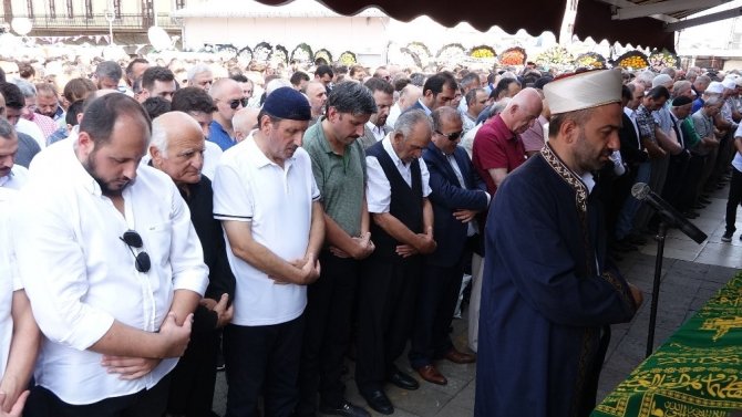 Trabzon’da spor, iş ve siyaset camiası bu cenazede buluştu