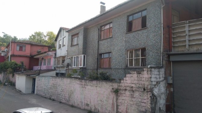 Genelevin kapatılmasını Twitter’dan yazarak duyurdu