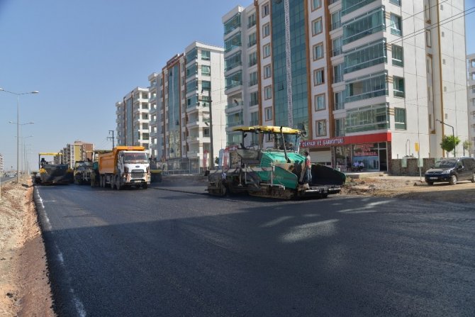 Büyükşehir Belediyesi, caddelere 304 bin ton asfalt serdi
