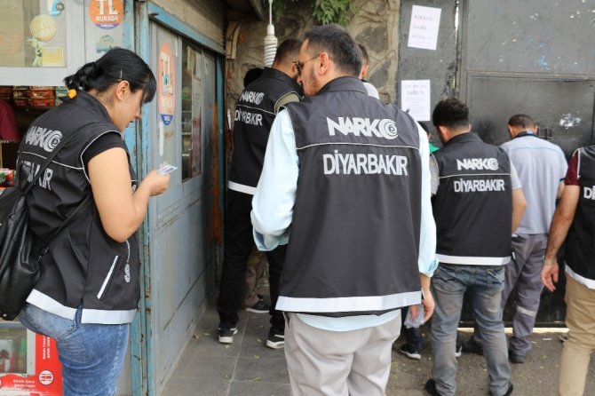 Diyarbakır’da okul çevrelerinde geniş güvenlik önlemleri