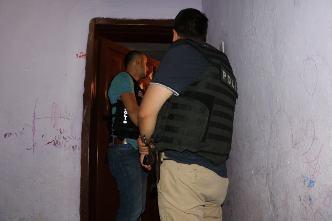 Diyarbakır’da hava destekli şafak operasyonu: 10 gözaltı