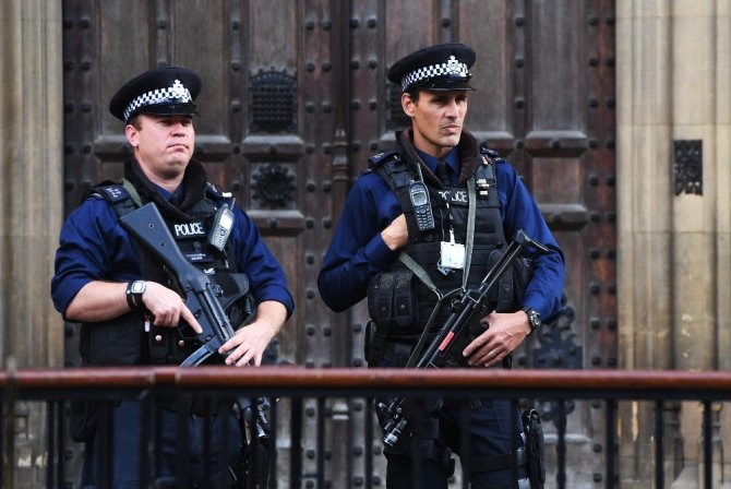 Londra metro saldırısında 2 kişi daha yakalandı