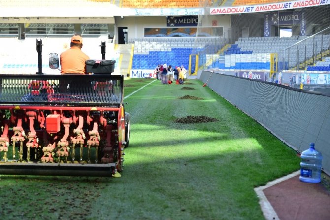 Başakşehir Fatih Terim Stadyumu bakıma alındı
