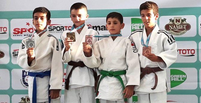 Şanlıurfa büyükşehir belediyesi judo takımından 2 madalya