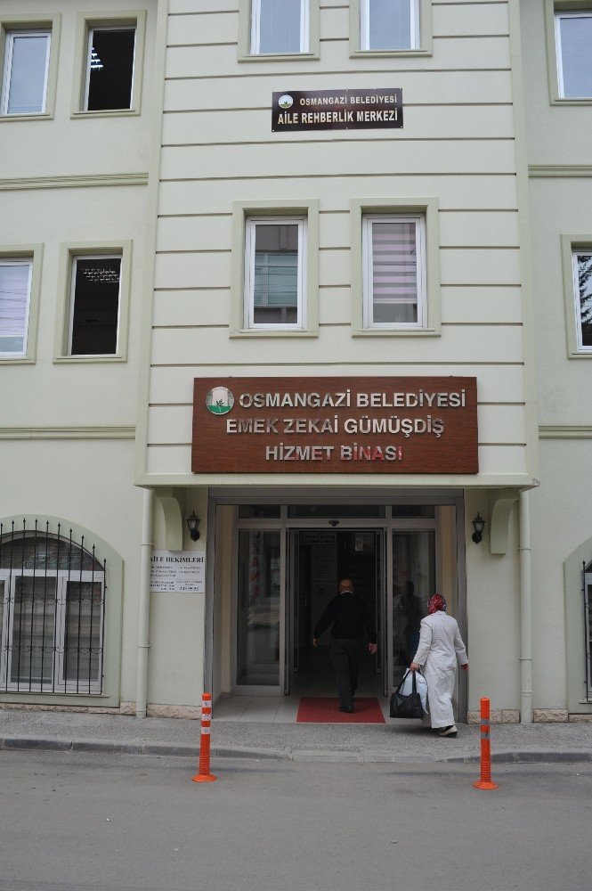 Osmangazi Belediyesi aileye sahip çıkıyor