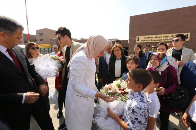 Aile Bakanı Kaya, Gaziantep’te engelli öğrencilerle bir araya geldi