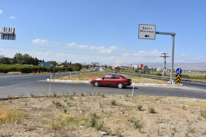 Alaşehir Belediyesi istedi karayolları harekete geçti
