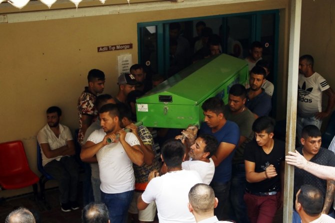 Antalya’da feci kazada hayatını kaybeden 4 kişinin cenazesi alındı