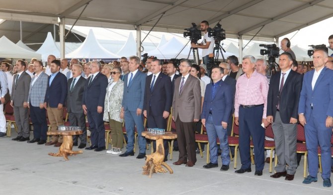 Başkan Karaosmanoğlu, Rize Tanıtım Günleri etkinliğine katıldı