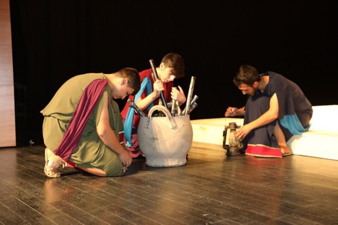 Tiyatro atölyesi öğrencileri ‘Lysistrata’ oyununu sahneleyecek