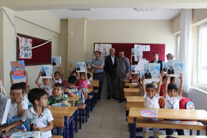 Başkan Seyfi Dingil’den öğrencilere kırtasiye desteği