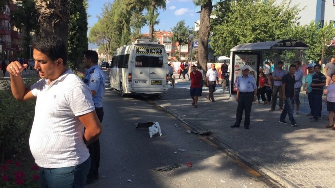 Milas’ta öğrenci servisi ile otomobil çarpıştı: 1 yaralı