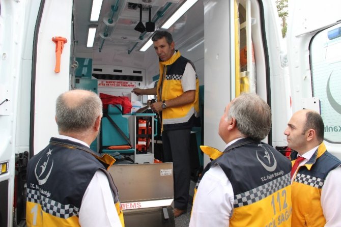 Karaman’a gönderilen üç yeni ambulans, göreve başladı