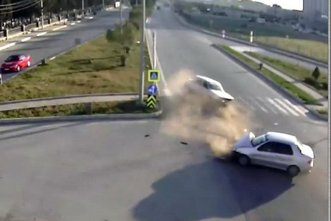 Samsun’da trafik kazaları MOBESE kameralarına yansıdı