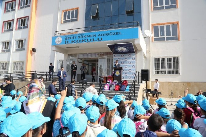 Şahinbey’de 20 bin öğrenciye kırtasiye yardımı
